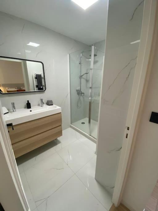 T2 Avec Terrasse Et Jardin Apartment Cannes Exterior foto
